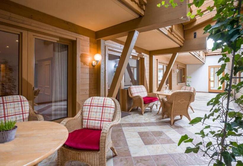 Семейный Номер Economy, Alpenhof Hotel Garni Suprême