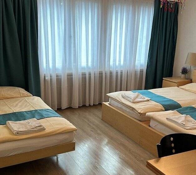Номер Стандарт, Zak Neuhausen