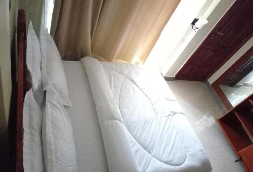 Номер Стандарт, Des Grand Hotel Mwanza