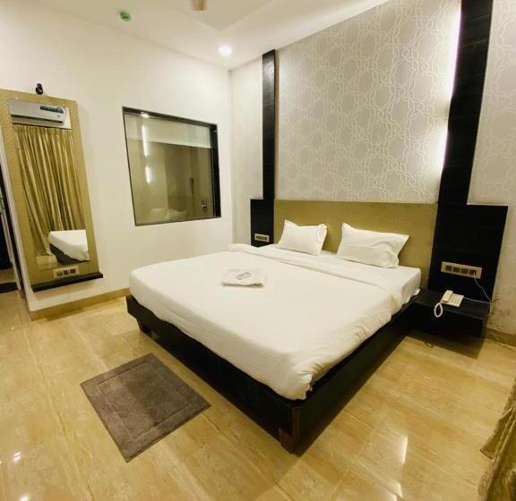 Номер Deluxe, Retro Forest Resort Lonavala