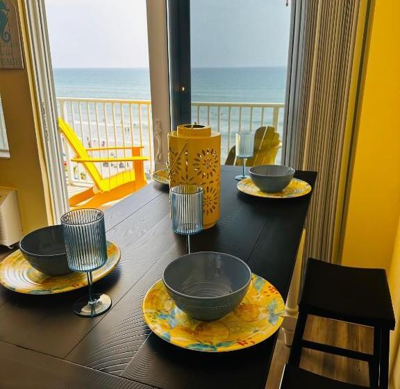 Студио Стандарт с Балконом, Oceanfront Oasis