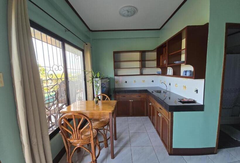 Номер Стандарт Трехместный, Nober Pension House City Center