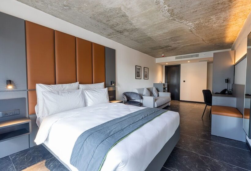 اتاق اجرایی, The Londoner Hotel St. Julian S