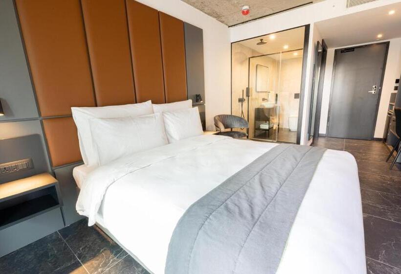 اتاق اجرایی, The Londoner Hotel St. Julian S