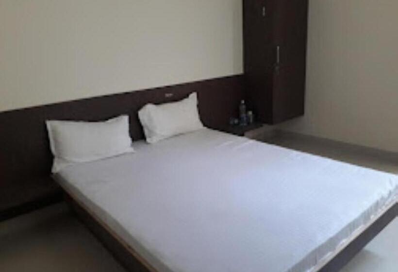 标准间, Vinayak Residency,dhamnod