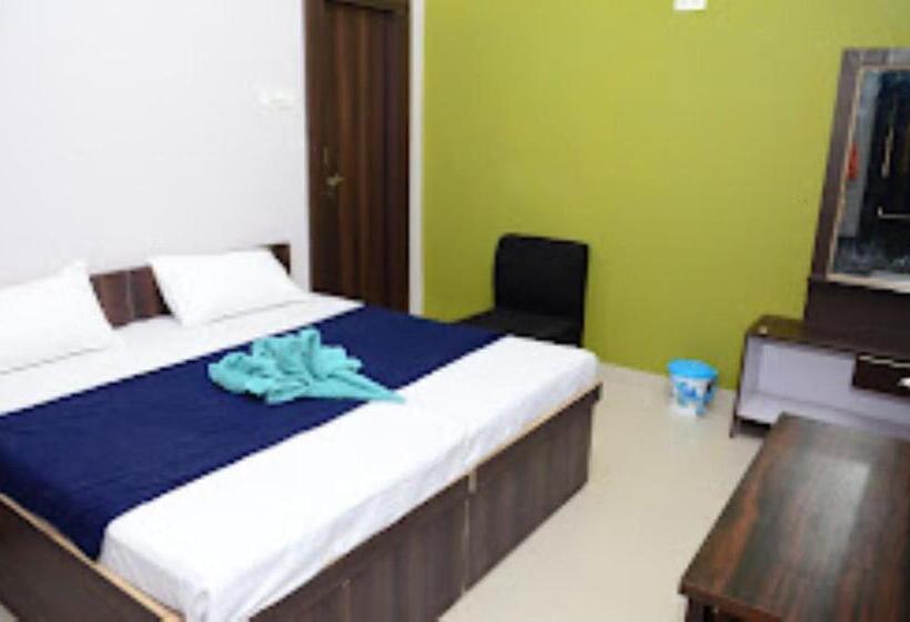 Номер Deluxe, The Lord Hotel,chandrapura