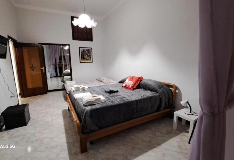 اتاق استاندارد چهار تخته, Aurora E Dad Naples Center B&b