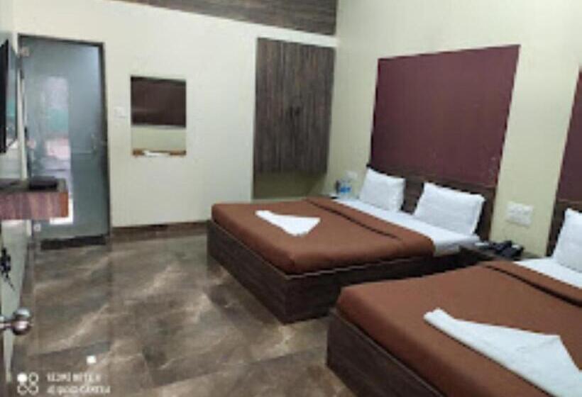 Номер Deluxe, Ambassador Panchgani