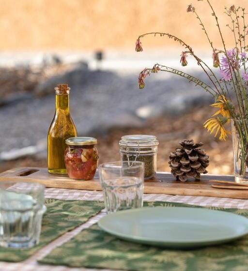 Standard Tent, Monte Flora Farmhouse