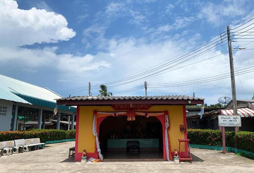 Четырехместный Номер Стандарт, Room In Bungalow   Family Cottage Of Koh Pu