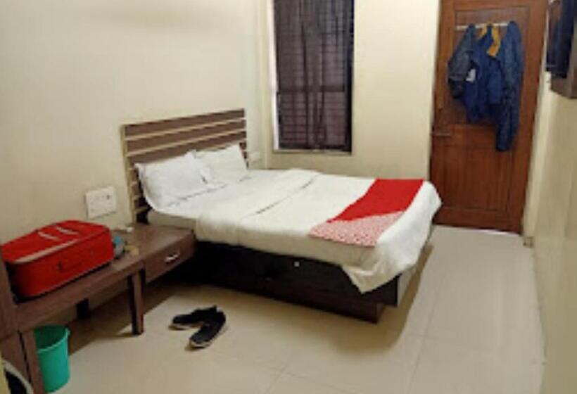 Номер Deluxe, Gopi Nagpur