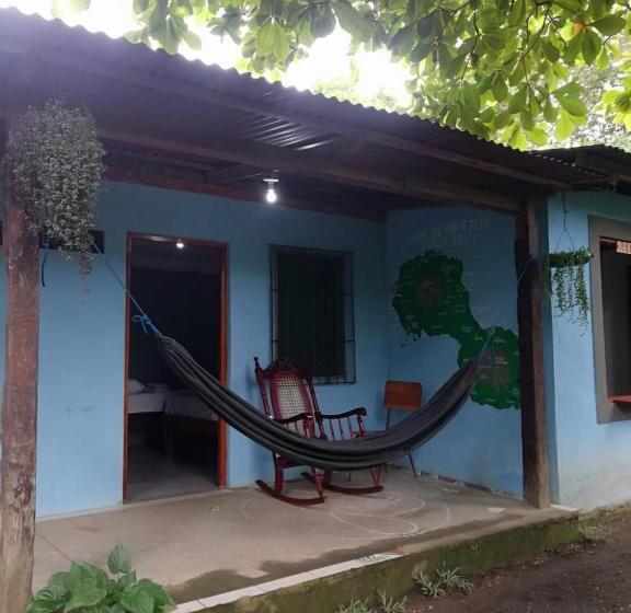 标准三人间, Hostal Xilotl