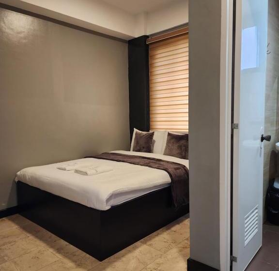 디럭스 룸, Grayhouse Inn Tagaytay