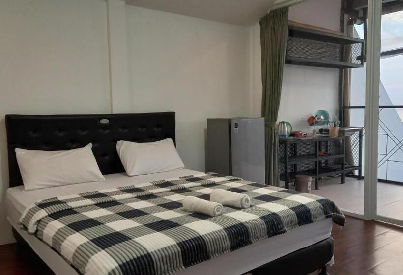 Полулюкс Вид на Море, Dc Hotel & Hostel