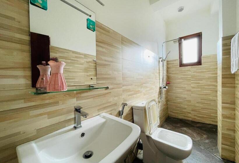 Standard Room, Dinu Holiday Inn