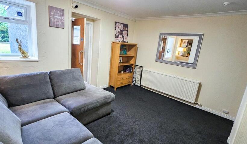 Трехместный Номер Базовый, Mystayinn Telford Guest House