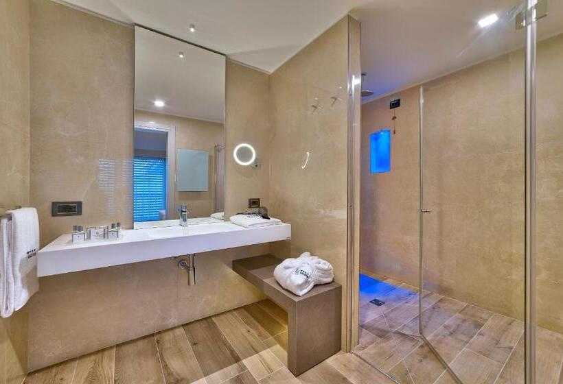 Номер Премиум Вид на Озеро, Villa Remo By Hotel Galvani