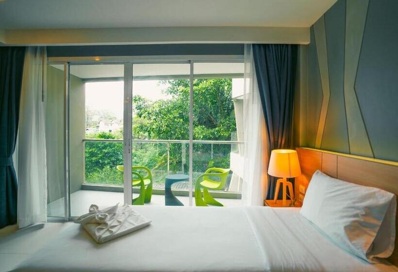 스탠다드 룸, Mad Monkey Phuket