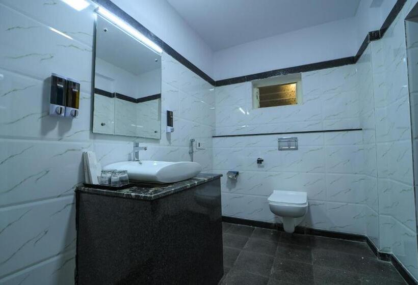 家庭间, Cn Windsor Chikmagaluru