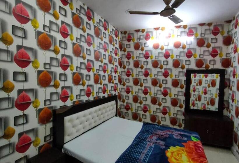 اتاق استاندارد, Shree Kashi Guest House, Varanasi Near Temple 200 Meter