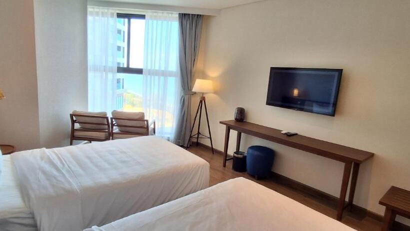 اتاق لوکس با چشم‌انداز دریا, M Condotel Apec Mandala Cham Bay Mui Ne