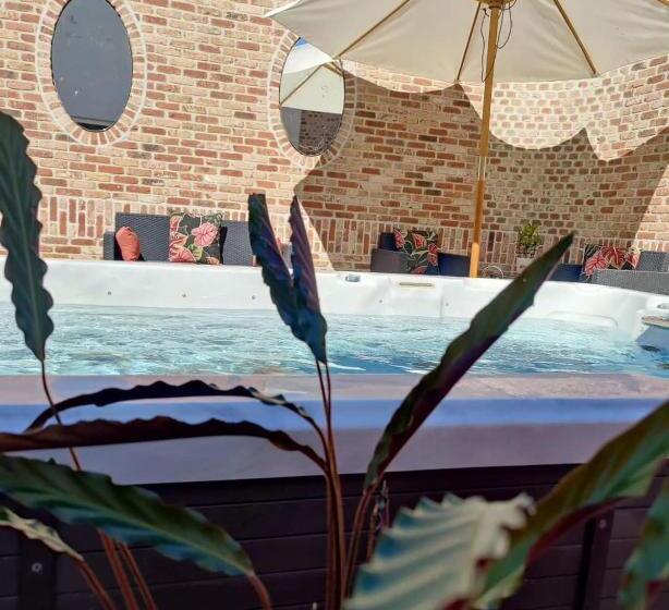 Номер Стандарт Вид на Бассейн, Chambre D Eau