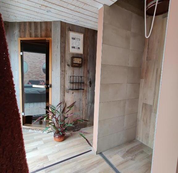 Номер Стандарт Вид на Бассейн, Chambre D Eau
