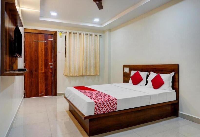 Трехместный Номер Классика, Oyo Om Shree Executive Lodging