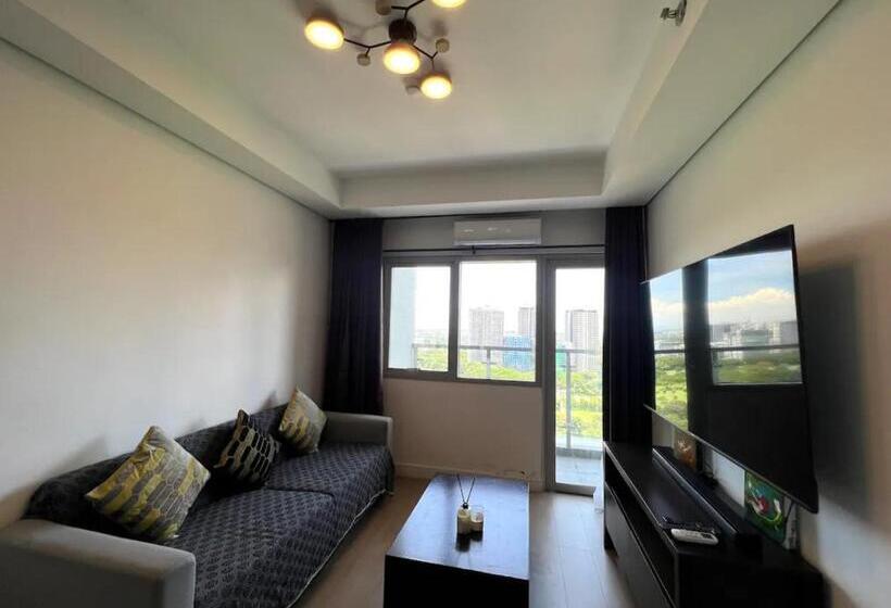 Люкс Вид на Город, Manila Bgc Best City View Executive Suites At The Residences