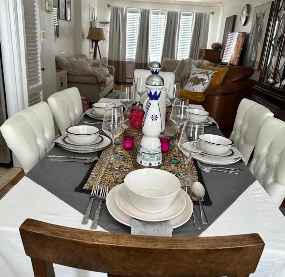 스탠다드 스튜디오, Welcoming Private Suite With French Touches