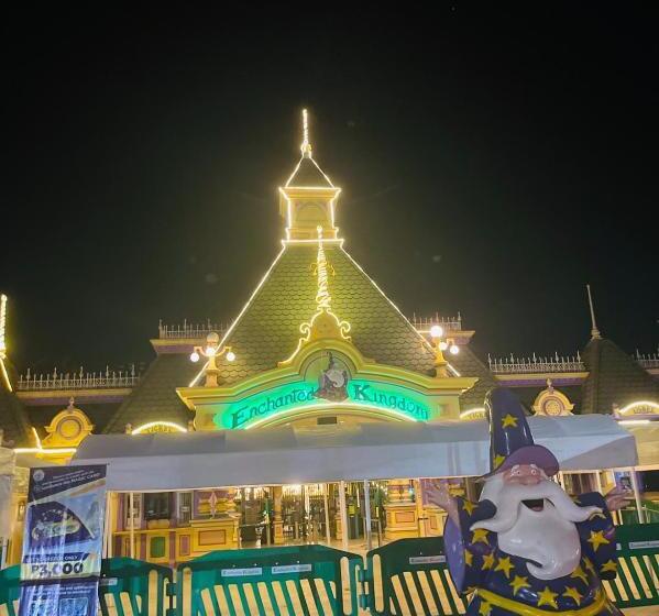 Апартаменты 1 Спальня с Террасой, Hm Cozy Place Beside Enchanted Kingdom