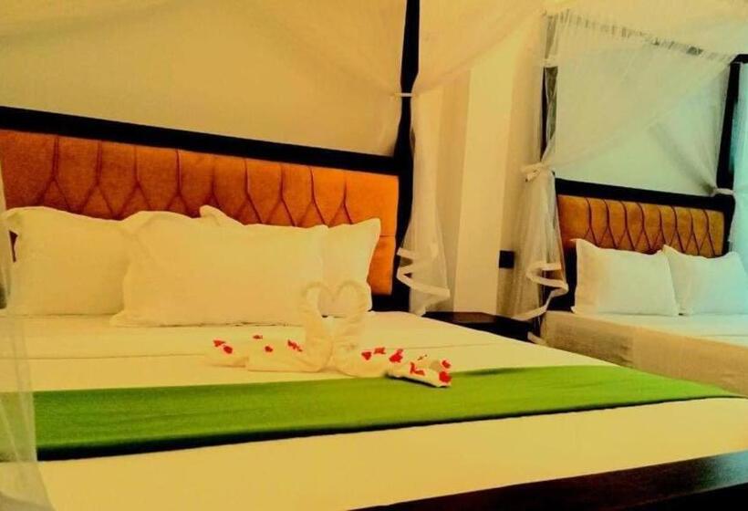 Трехместный Номер Deluxe, Tharumini Villa