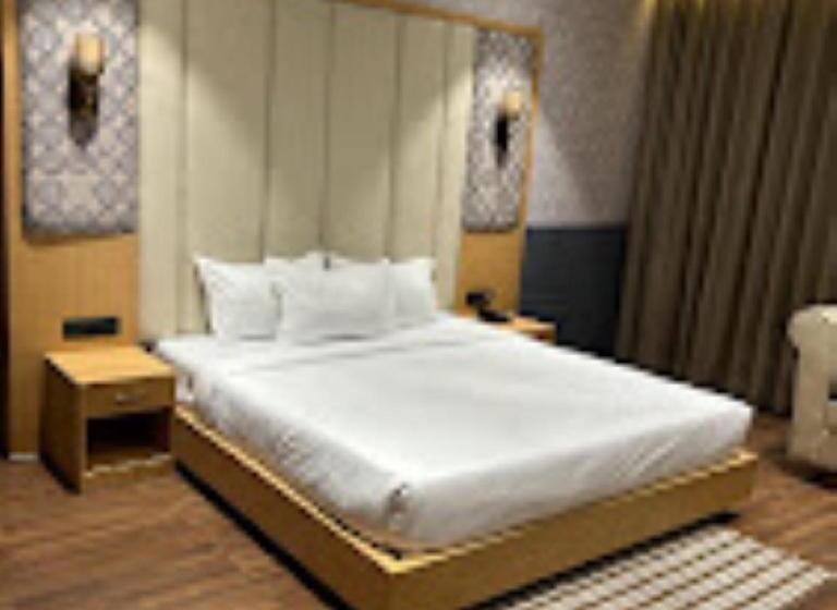Номер Deluxe, Grand Bhelsa Hotel & Resorts, Hasnabad