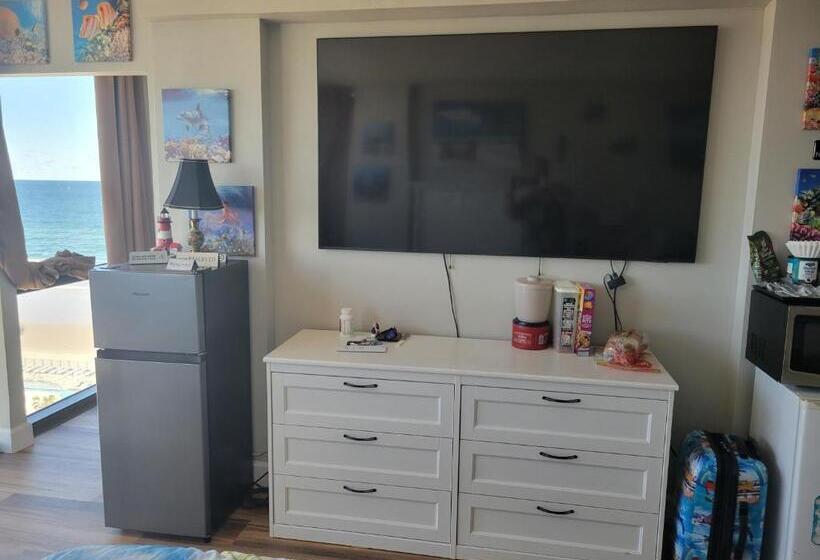 Студия Стандарт Вид на Море, Beautiful Oceanview Condo With 75 Inch Tv