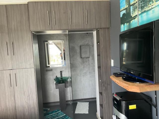 اتاق استاندارد با چشم‌انداز دریا, Eagle Wings Accomodation