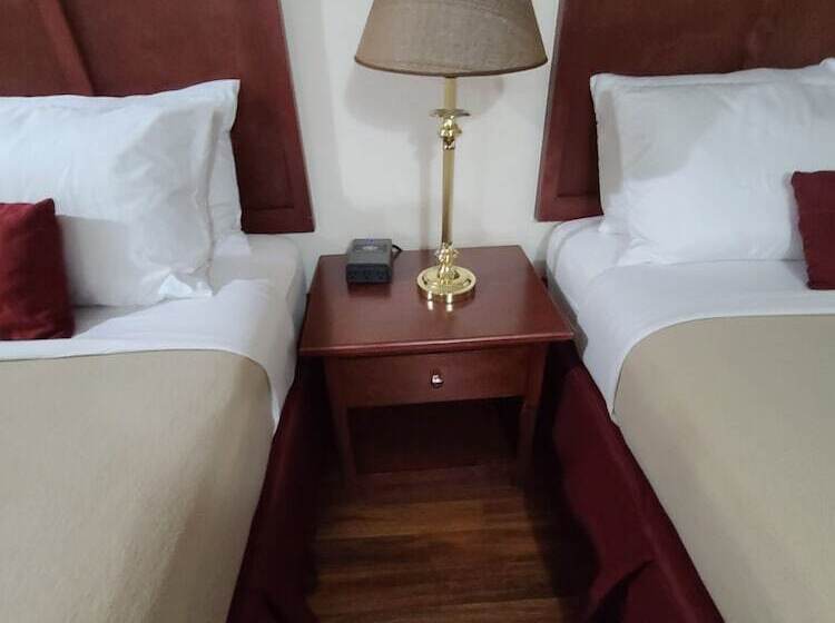 豪华房间, Homestead Motel