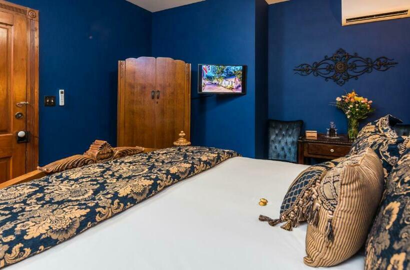 带大床的标准间, Carriage Way Inn Bed & Breakfast Adults Only   21 Years Old And Up