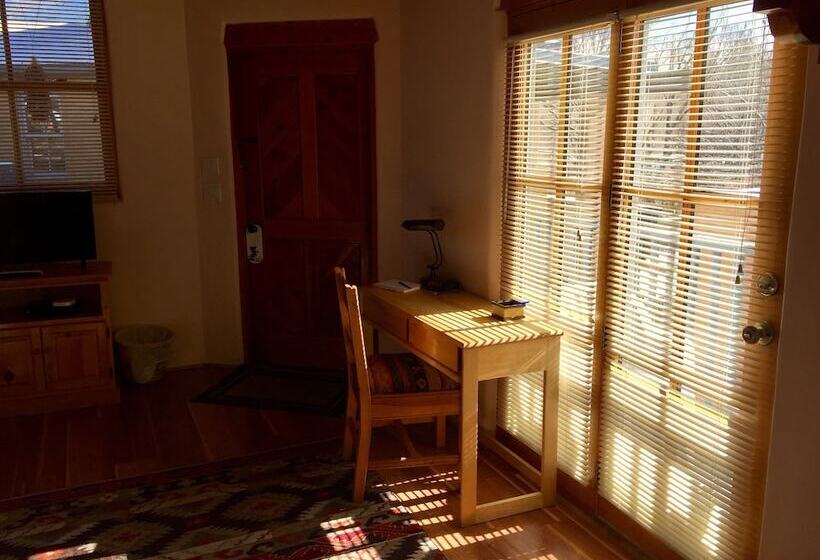 Suite con Balcón, Guadalupe Inn