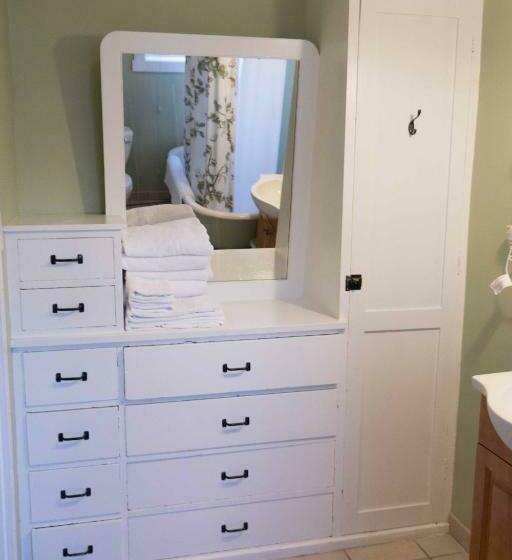 Студия Стандарт, Sauerdough Lodging