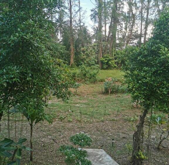 اتاق استاندارد با چشم‌انداز باغ, Neverland Beach Village Bungalows