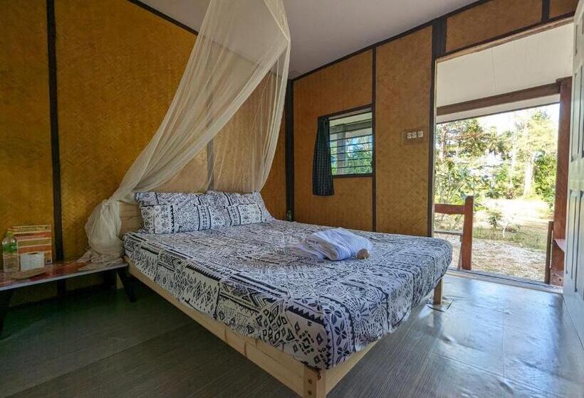 اتاق استاندارد با چشم‌انداز باغ, Neverland Beach Village Bungalows