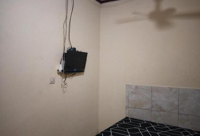 Номер Deluxe, Oyo Life 93156 Rumah Kosan