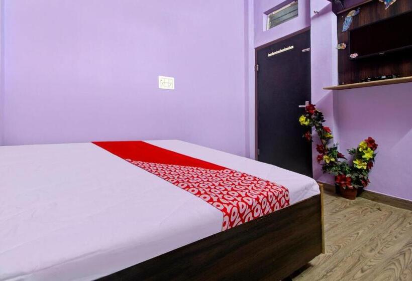 트리플 클래식 룸, Oyo Star Inn Guest House
