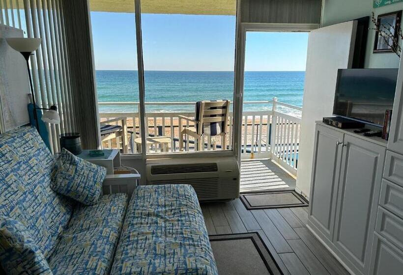 스탠다드 스튜디오 바다 전망, Ob Oceanfront Studio   Closest To The Beach