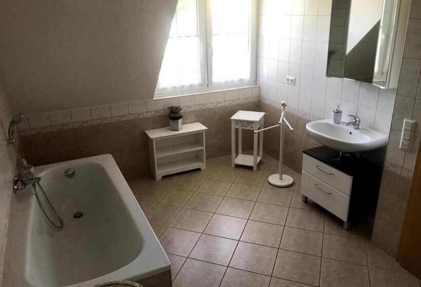 Номер Стандарт, Room In Apartment   Haus Im Grunen House In The Green