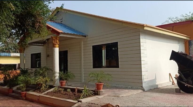 Семейный Номер, Radhakunj Agrotourism Stays