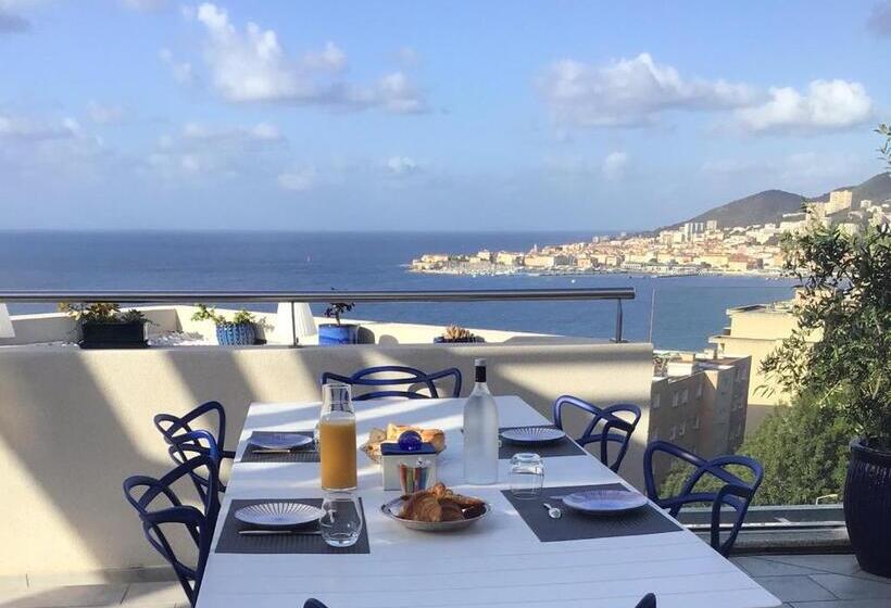 سوییت با چشم‌انداز دریا, Suite Avec 2 Chambres D Hôtes Pour 1 à 4 Personnes Avec Terrasse, Vue Mer, Parking Privé, Proche Por