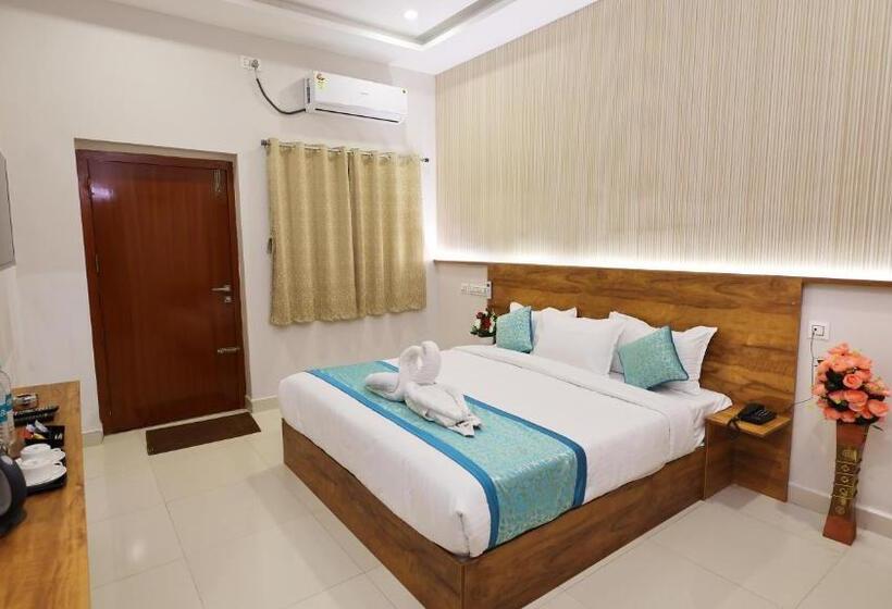 Номер Deluxe, Grand Square