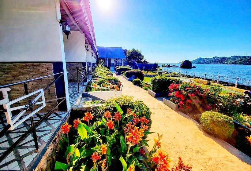 스탠다드 룸 호수 전망, Rusty Rock Beach Resort & Spa