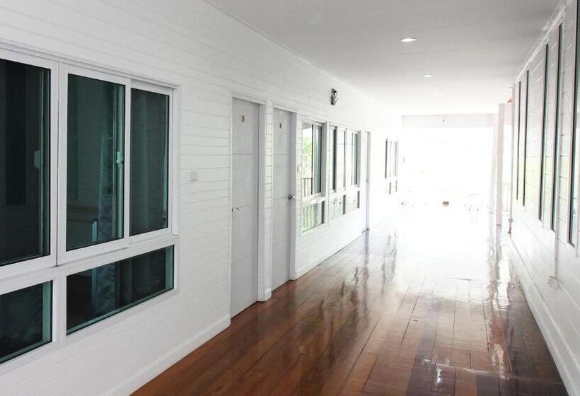Номер Стандарт, Room In Guest Room   Baan Khunphiphit Homestay No2229